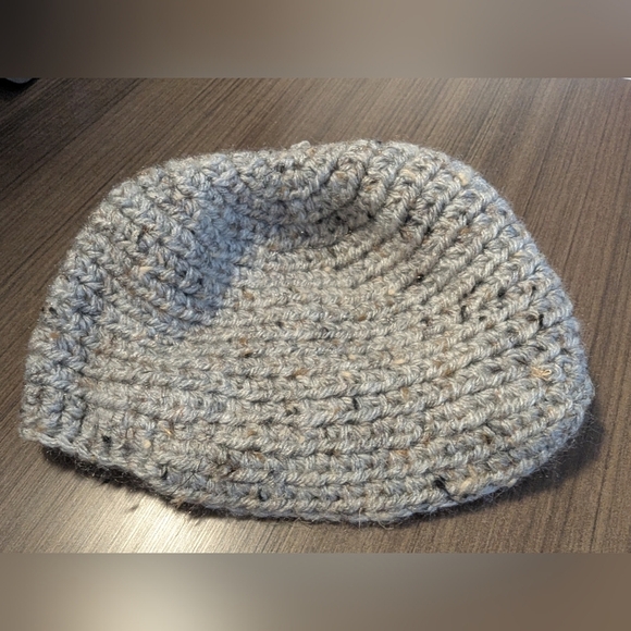 Gray Crochet Baby Hat Gray With Animal Button Detailing Sz 0-12 Months - Picture 4 of 6